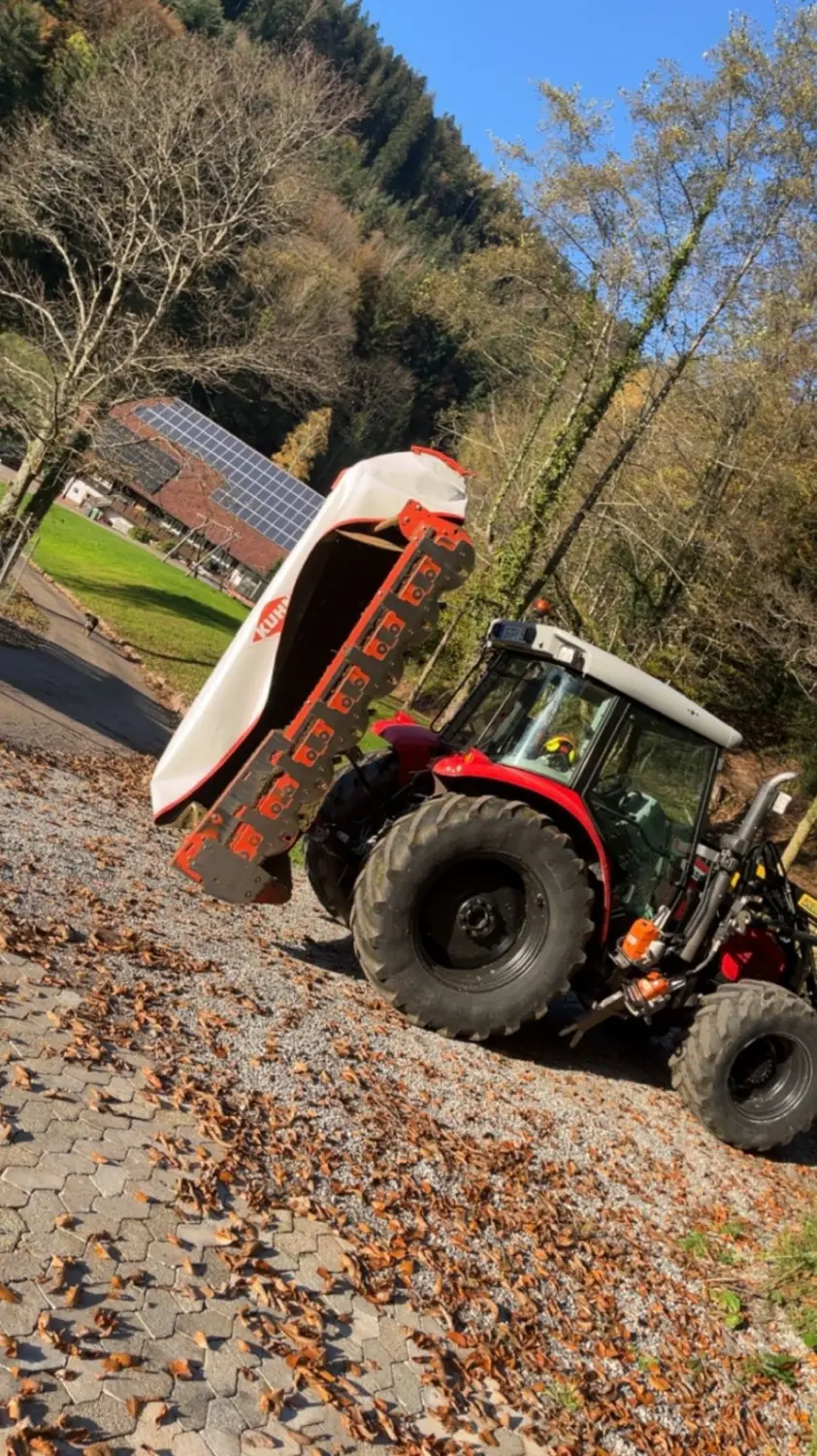 Hermeshof - Brennholz Traktor
