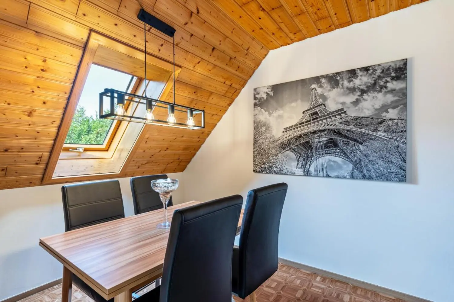 Hermeshof - Ferienhaus Esstisch