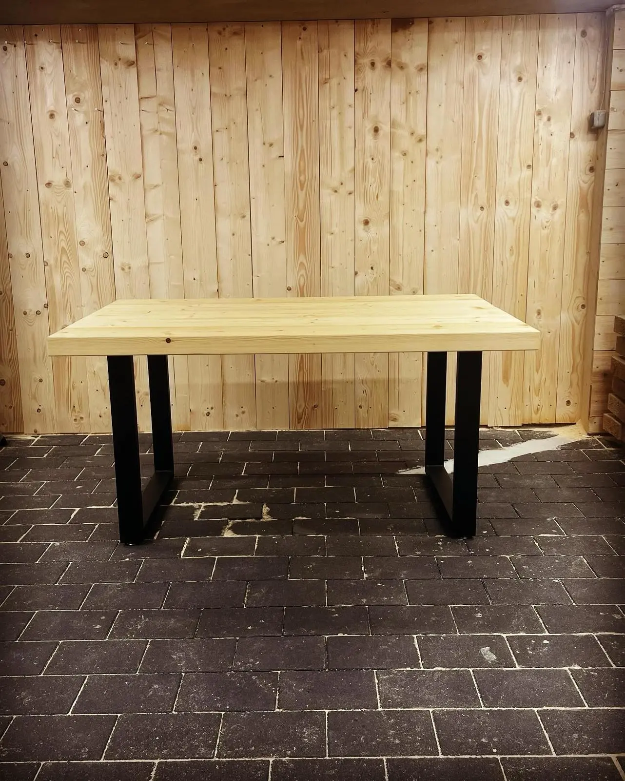 Hermeshof - Massivholzprodukte Material