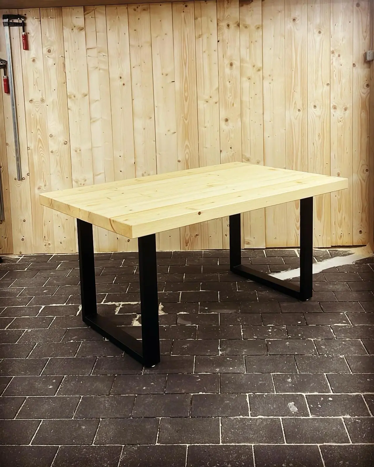 Hermeshof - Massivholzprodukte Material