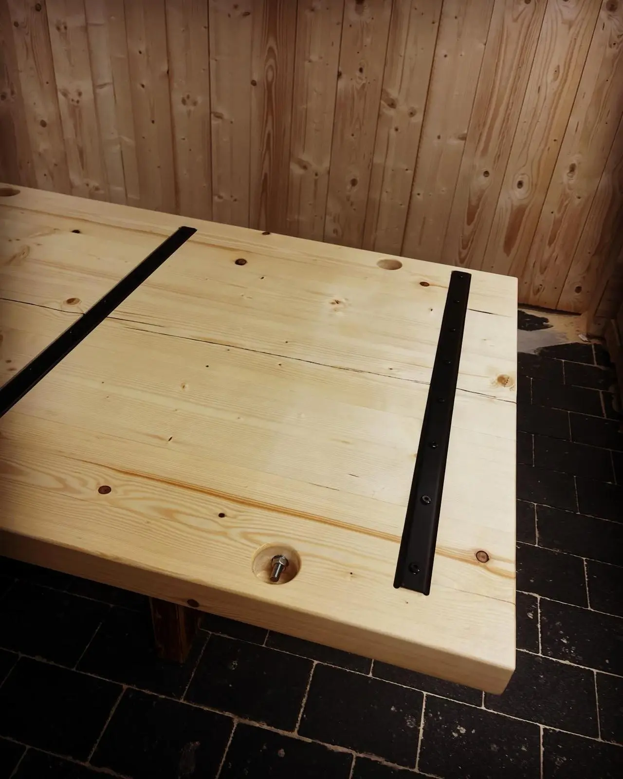 Hermeshof - Massivholzprodukte Material